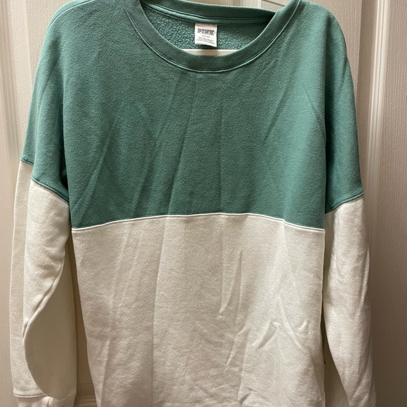 VS PINK Size M Pullover - Picture 1 of 4